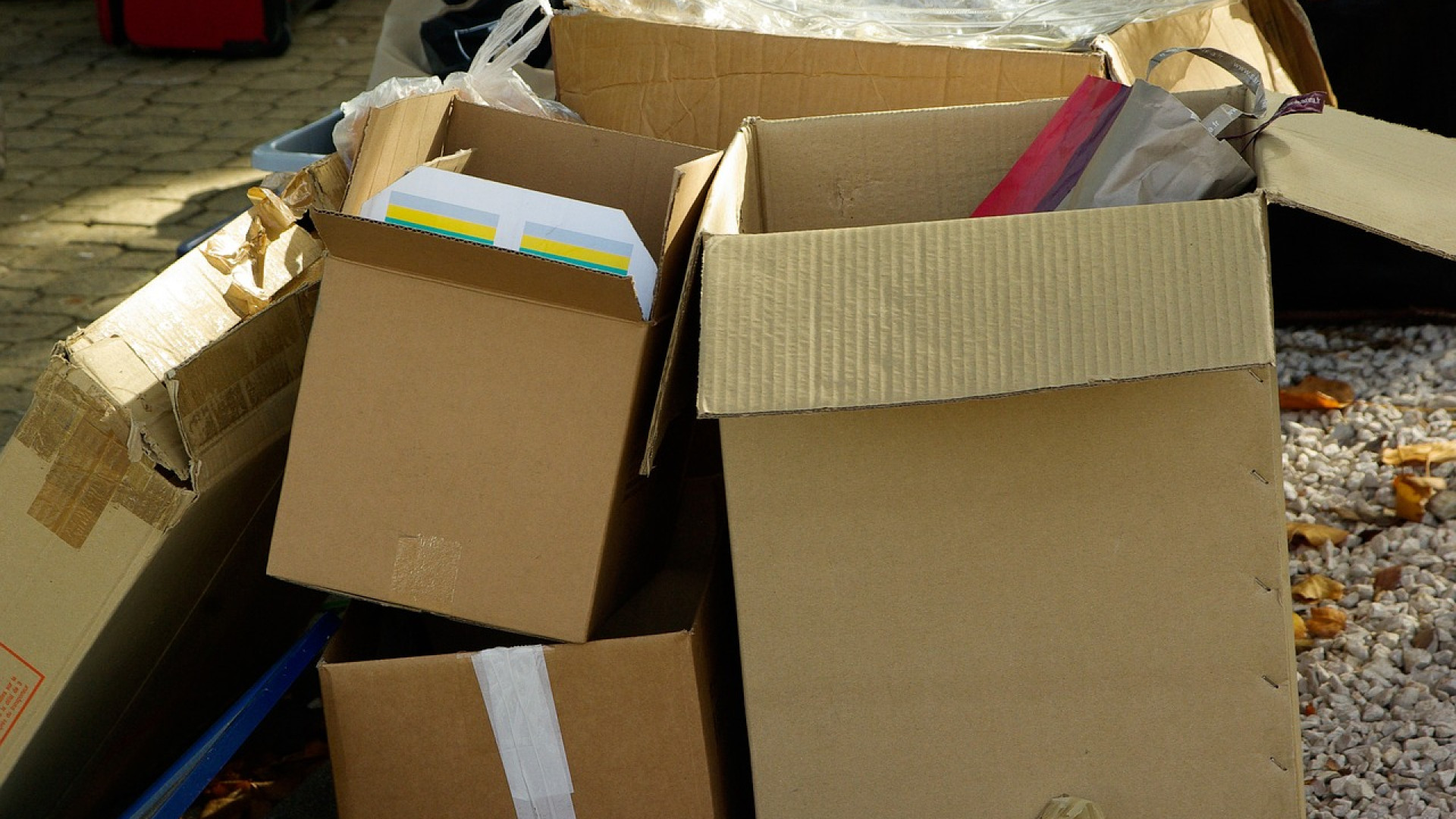 Cartons de déménagement, comment les choisir en 3 étapes - Cinquième  Internationale